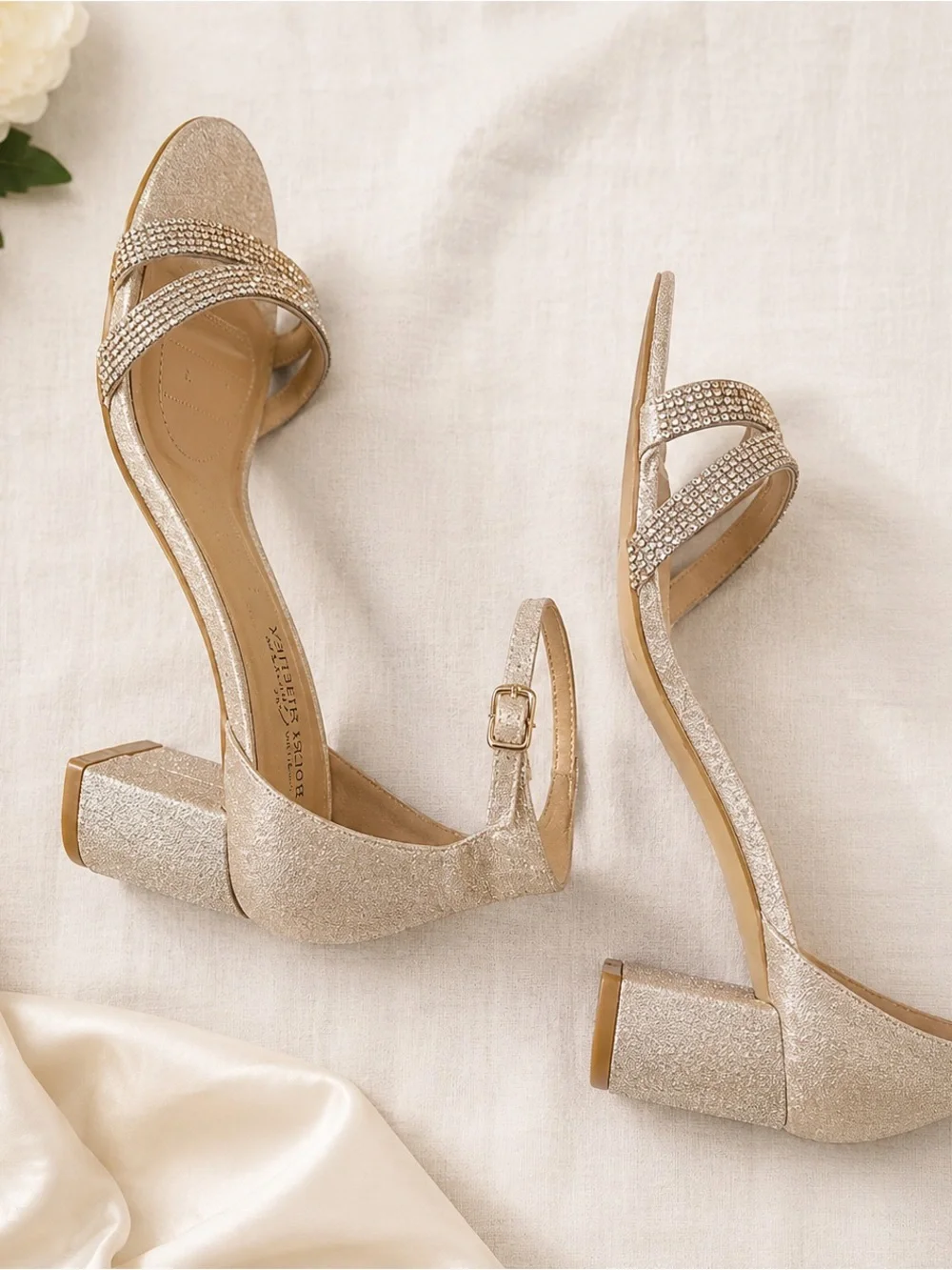 Badgley Mischka Bridal Heel Rhinestone Glitter Block Heel Sandals Wedding Size 8